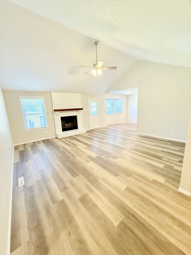 Building Photo - "Lots of New" in  Kickapoo School District