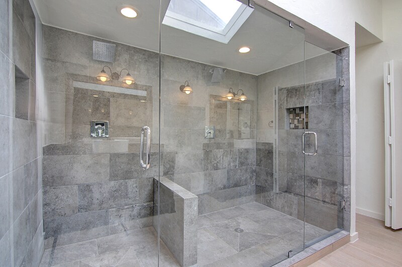 Building Photo - 3333 Creekbend Dr