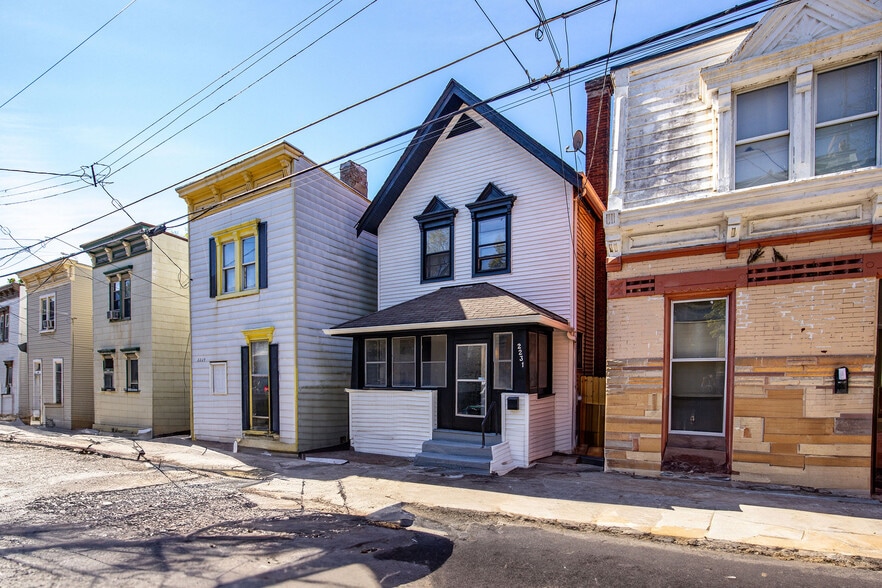 Building Photo - 2231 Flora St