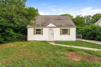 Building Photo - 1103 Louise Rd