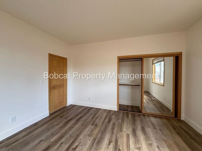 Building Photo - 1300 Bridle Way