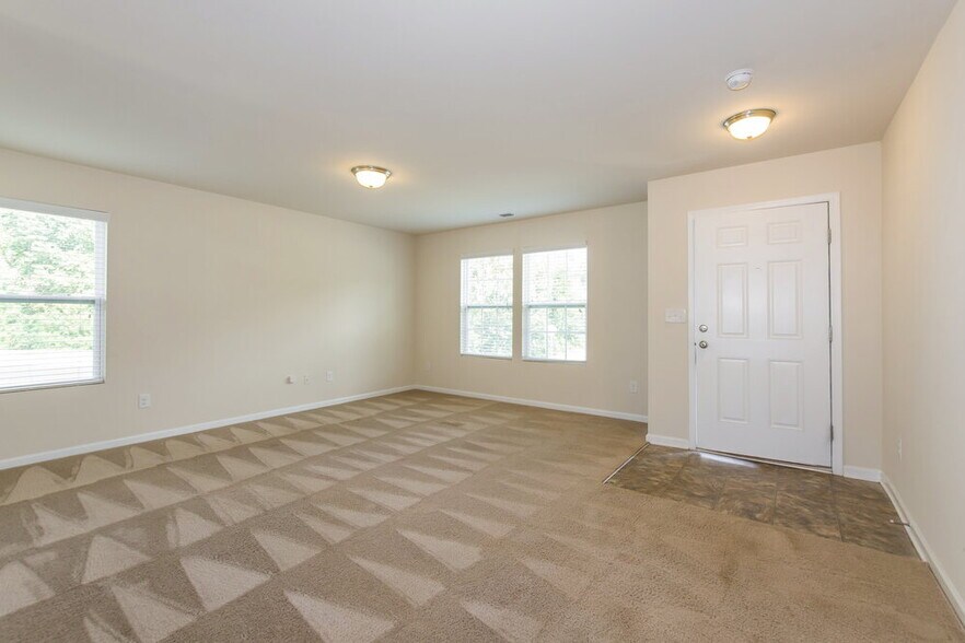Building Photo - 5605 Twin Brook Dr