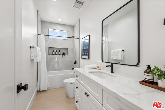 Building Photo - 3626 E 1st St