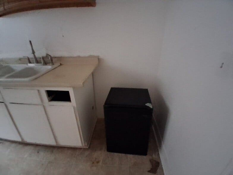 Building Photo - 1729 N Woodford St