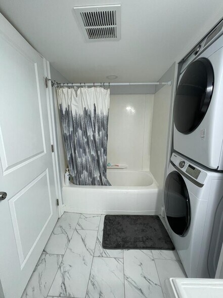 Bathroom 1 - 15 River St