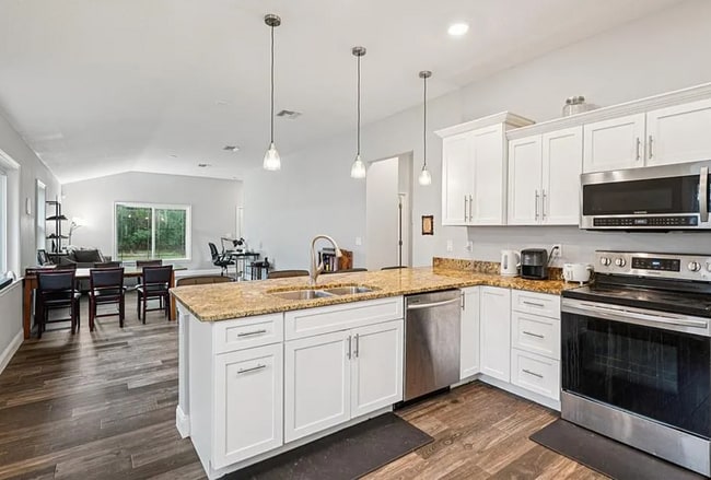 Building Photo - 11751 Bostick St