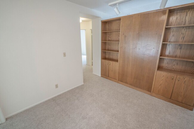 Building Photo - 24921 Chicory Ct