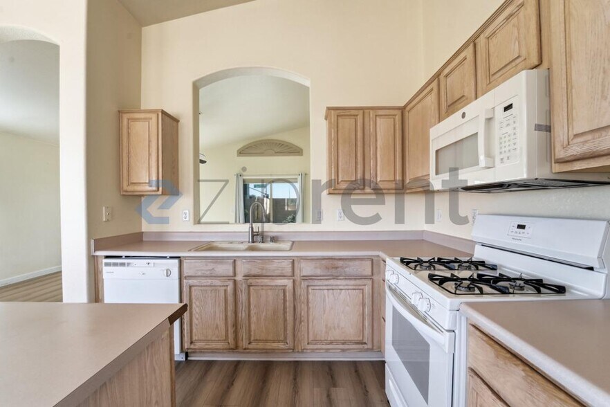 Building Photo - 13418 N 82nd Ln