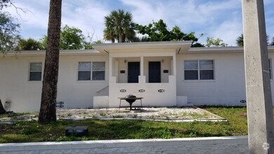 Building Photo - Daytona Beach Duplex - 2 Bed 1 Bath 1 Car ...