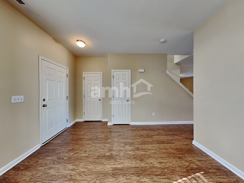 Building Photo - 218 Spinel Ln