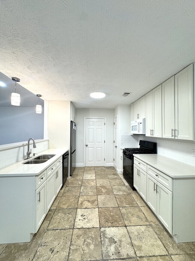Building Photo - 1116 Venice Cir