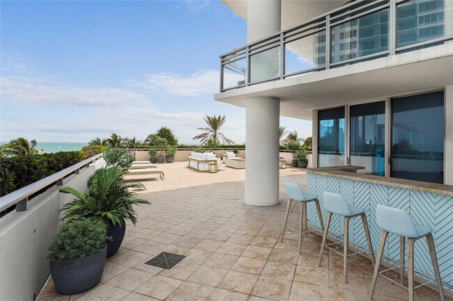 Building Photo - 3535 S Ocean Dr