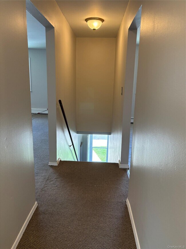 Building Photo - 4 Fishkill Glen Dr
