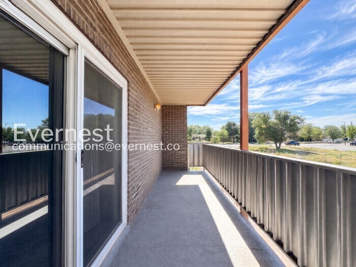 Building Photo - 3047 W 47th Ave