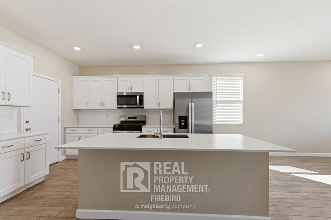 Building Photo - 16808 W Cavedale Dr