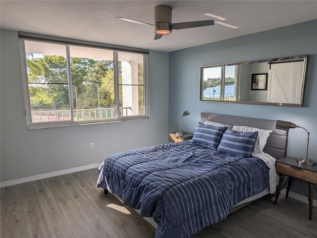 Building Photo - 19111 Vista Bay Dr