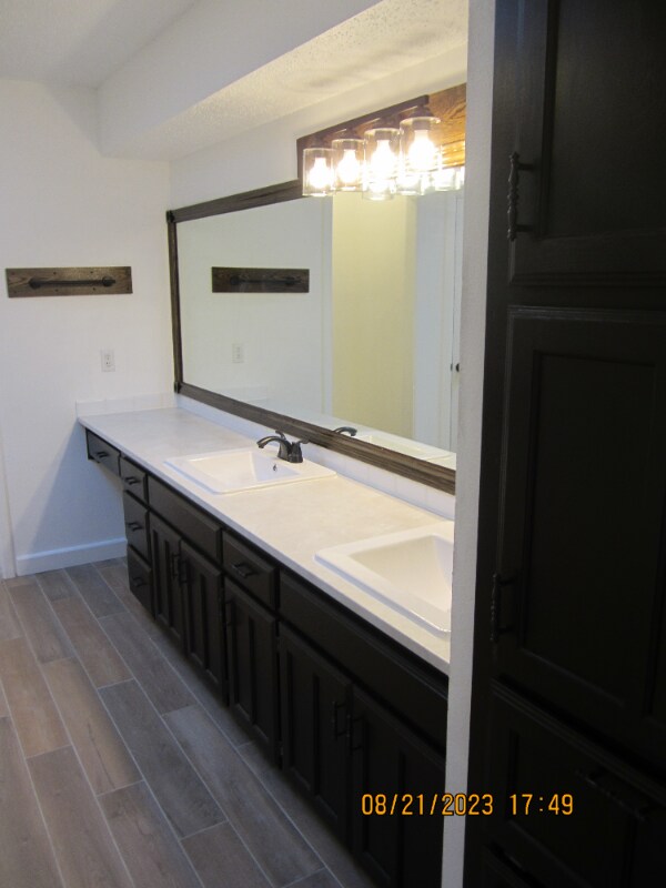 Building Photo - 928 Meadowlark Dr