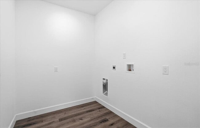 Building Photo - 1535 13th St S