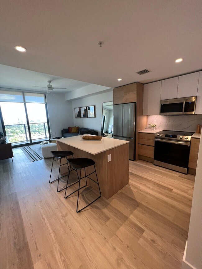 Building Photo - 2972 SW 38th Ave