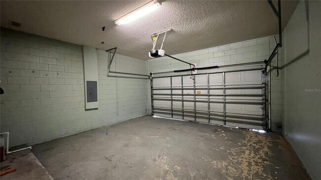 Building Photo - 112 Cello St