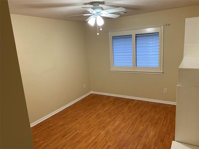 Building Photo - 2114 Winding Hollow Dr