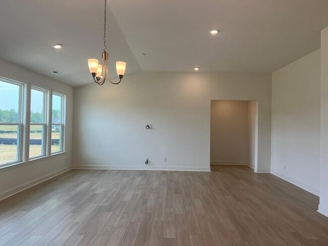Building Photo - 225 Thomas Gage Dr