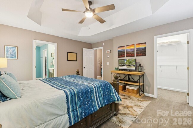 Building Photo - 6037 Queens Walk Ct