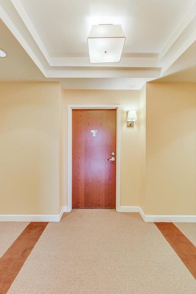 Building Photo - 6436 Roosevelt Rd