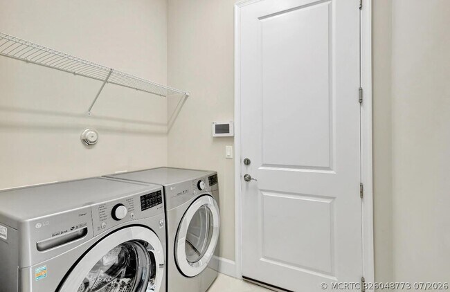 Building Photo - 15684 Goldfinch Cir