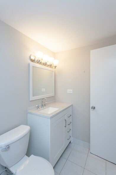 Building Photo - 1460 Fairlane Dr