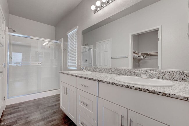 Building Photo - 4735 Ridgeley Ave