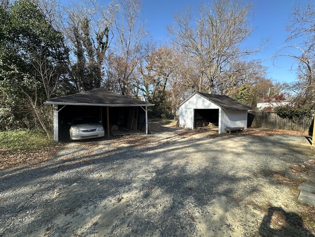 Building Photo - 130 Tate St