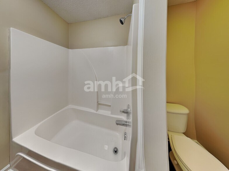 Building Photo - 2849 Elijah Dr