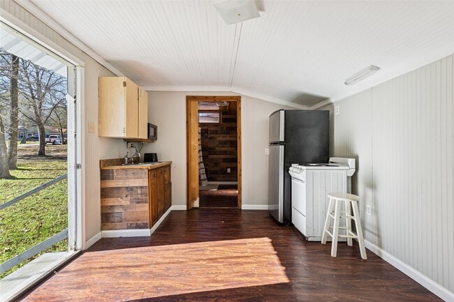 Building Photo - 111 Lazy Trail