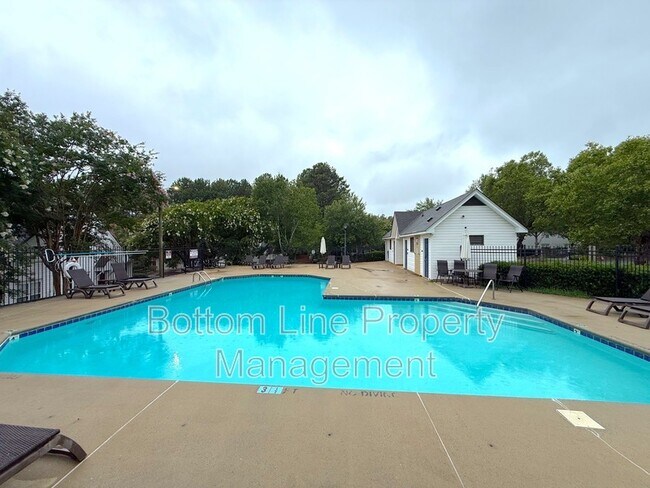 Building Photo - 9419 Elizabeth Townes Ln