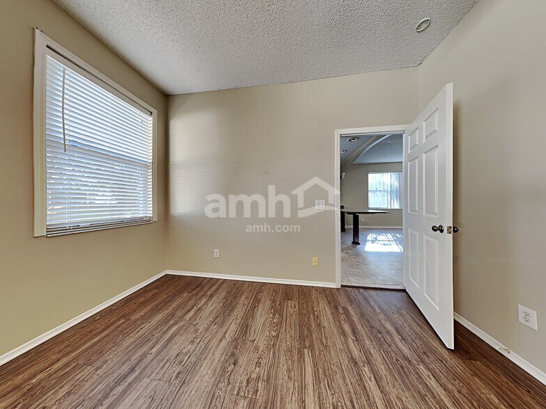 Building Photo - 11542 Wellman Dr