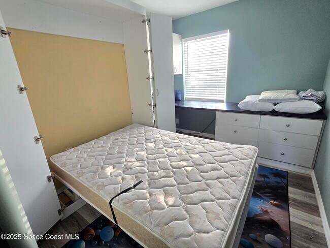 Building Photo - 0000 Pineapple Ave