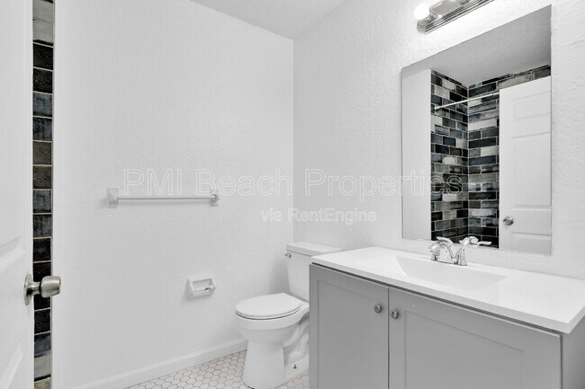 Building Photo - 13900 Folkestone Cir