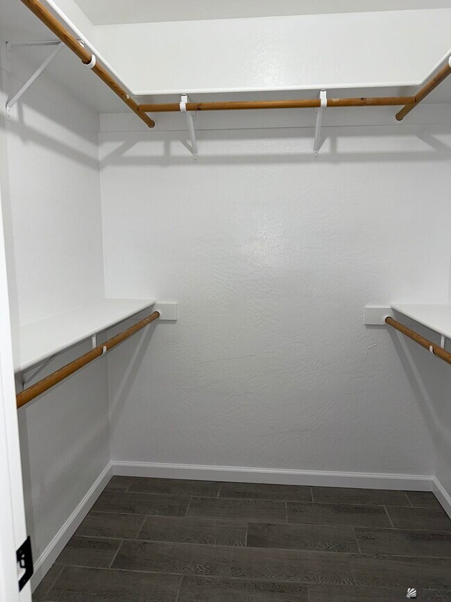 Building Photo - 10636 S Del Vista Dr