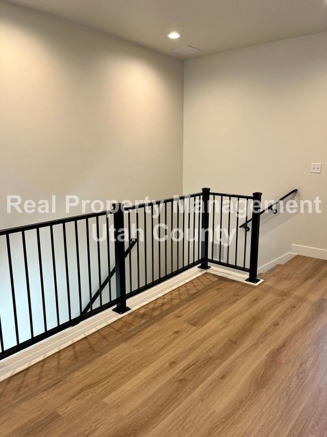Building Photo - 2425 Orchard Cir