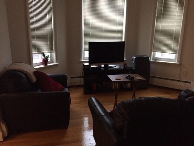 Building Photo - 310 Tappan St
