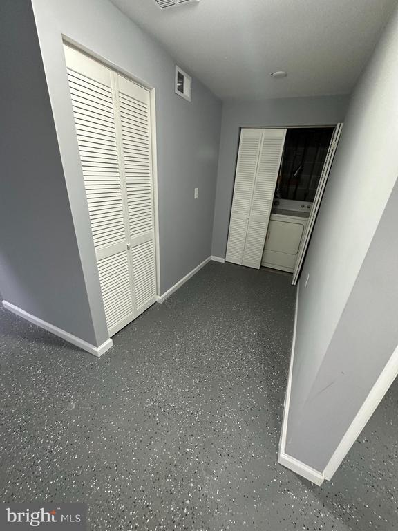 Building Photo - 8206 Red Wing Ct