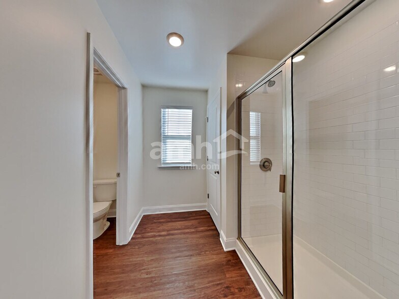 Building Photo - 145 Twin River Dr