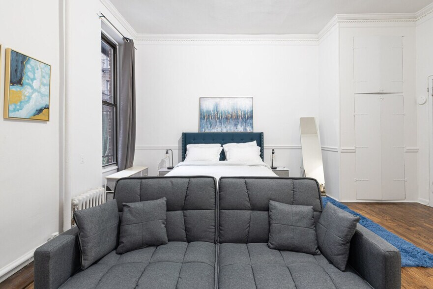 Building Photo - 233 Park Ave