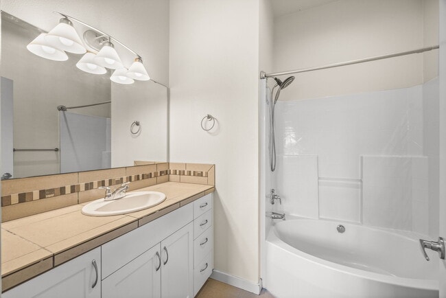 Building Photo - 2160 Yakima Ct