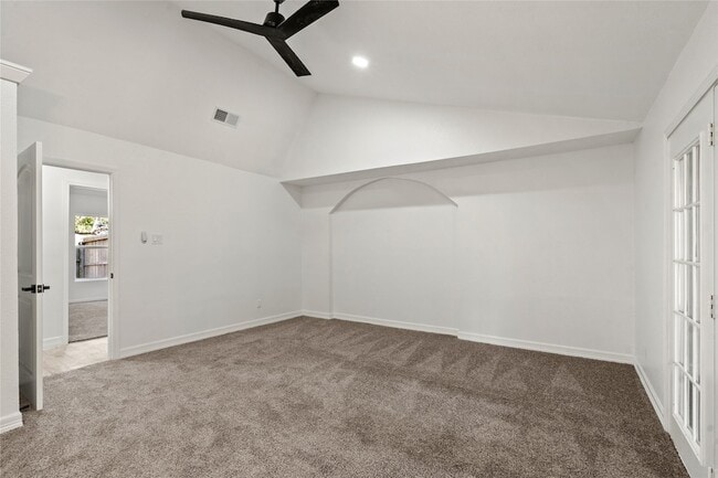 Building Photo - 5425 Jeffrey St