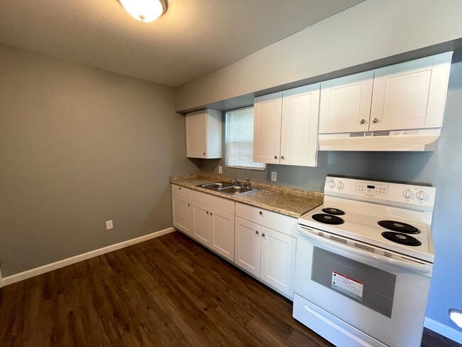 Building Photo - 458 Daffodil St