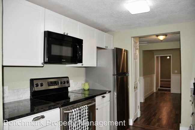 Building Photo - 3 br, 2 bath House - 1310 N. B Street