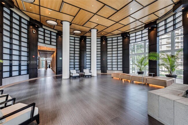 Building Photo - 900 Brickell Key Blvd