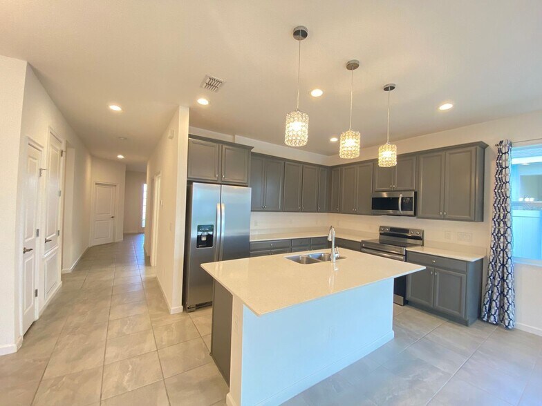 Building Photo - 1273 Hendon Lp